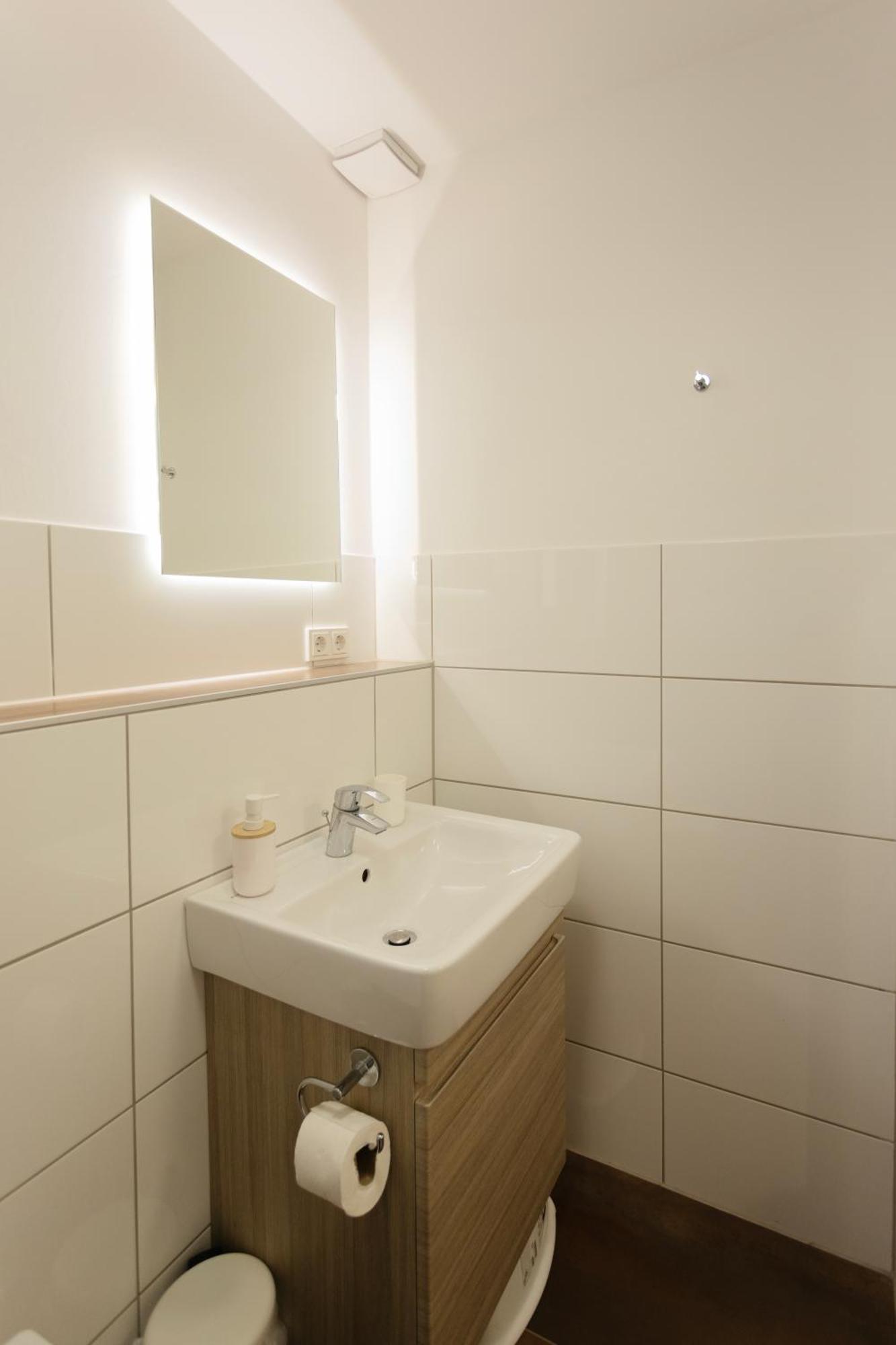 Central Apartment With Terrace And A Free Parking Duisburgo Exterior foto
